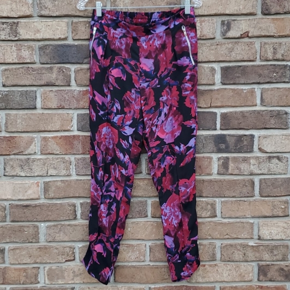 Eight Sixty Watercolor Floral Zipper Pockets Pants
